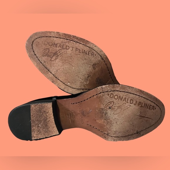 Donald J Pliner Black Velvet Studded Booties. Size 6.5M 🥾 - Picture 5 of 5